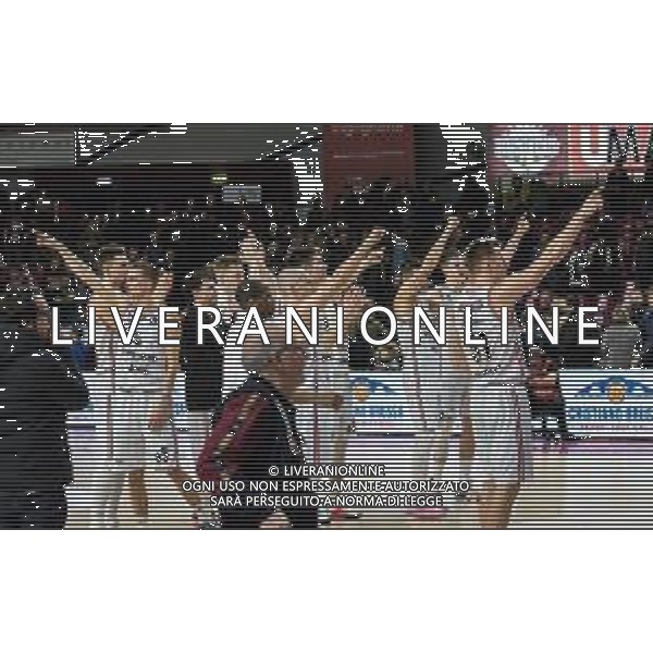 Basket EuroCup 2019/2020 Venezia, Italia 18/12/2019 Umana Reyer Venezia vs Rytas Vilnius Nella foto: Karolis Giedraitis (Rytas Vilnius) e i giocatori lituani ringraziano i tifosi FOTO ALFIO GUARISE-ALESSIO MARINI-AG ALDO LIVERANI SAS