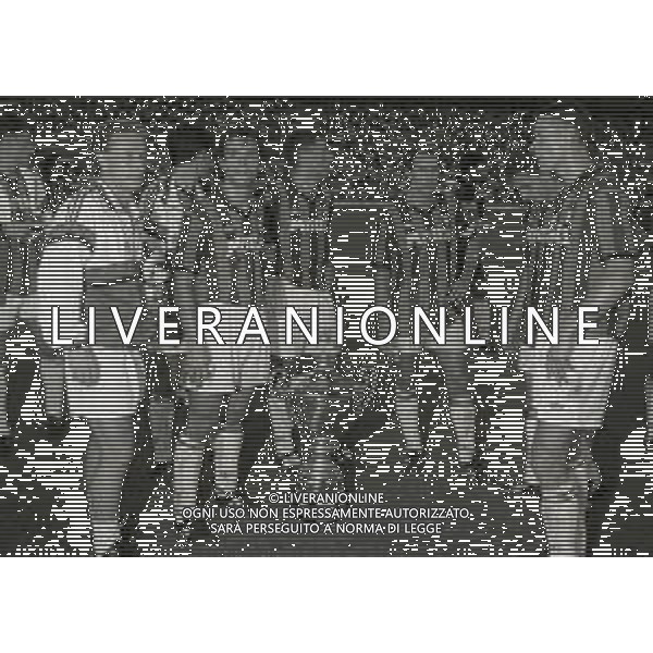 22-08-1992 MILANO-TROFEO LUIGI BERLUSCONI MILAN INTER 1-0 NELLA FOTO I GIOCATORI DEL MILAN CON IL TROFEO LUIGI BERLUSCONI A FINE GARA AG ALDO LIVERANI SAS