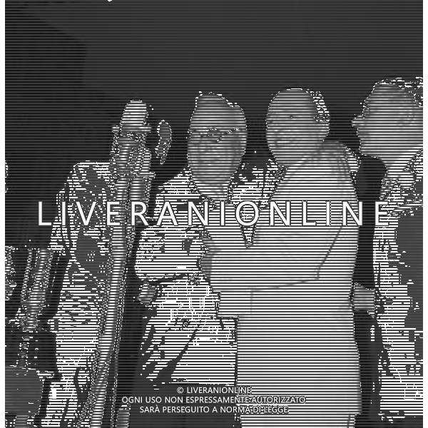 RETROSPETTIVA FESTIVAL DI NAPOLI 1955, Terzo festival della canzone napoletana Teatro Mediterraneo Napoli 16-18 giugno 1955 Nella foto Giuseppe Bonavolonta\' e Nino Taranto ©Archivio Giovanni Liverani /AGENZIA ALDO LIVERANI SAS