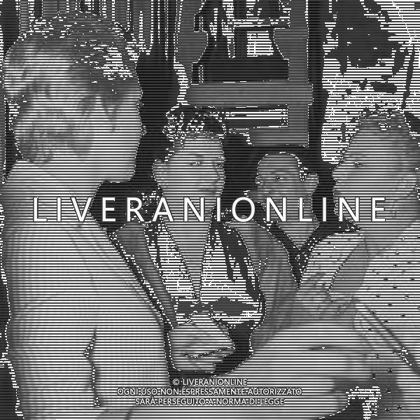 RETROSPETTIVA FESTIVAL DI NAPOLI 1955, Terzo festival della canzone napoletana Teatro Mediterraneo Napoli 16-18 giugno 1955 nella foto maria Paris e Eva Nova ©Archivio Giovanni Liverani /AGENZIA ALDO LIVERANI SAS