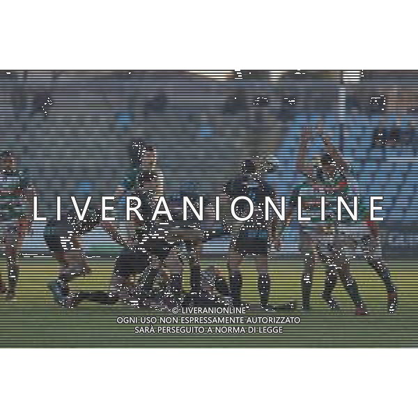 Rugby Guinness Pro 14 2019/2020 Parma, Italia 21/12/2019 Zebre Rugby vs Benetton Nella foto: Marcello Violi (Zebre) libera dalla pressione avversaria nel derby contro il Benetton foto massimiliano carnabuci-alessio marini-ag aldo liverani sas