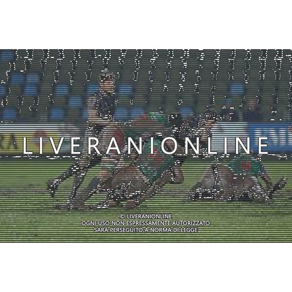 Rugby Guinness Pro 14 2019/2020 Parma, Italia 21/12/2019 Zebre Rugby vs Benetton Nella foto: James Elliot (Zebre) prova a mantenere la palla dopo un doppio placcaggio FOTO MASSIMILIANO CARNABUCI-ALESSIO MARINI-AG ALDO LIVERANI SAS