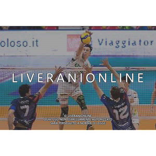 Campionato di Volley Superlega Serie A 2019/2020 Monza, Italia 21/12/2019 Vero Volley Monza vs Kioene Padova Nella foto: schiacciata di Alberto Polo (Kioene Padova) FOTO ELISA CALABRESE-ALESSIO MARINI-AG ALDO LIVERANI SAS