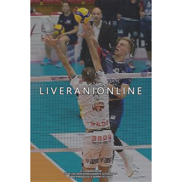 Campionato di Volley Superlega Serie A 2019/2020 Monza, Italia 21/12/2019 Vero Volley Monza vs Kioene Padova Nella foto: schiacciata di Donovan Dzavoronok (Vero Volley Monza) FOTO ELISA CALABRESE-ALESSIO MARINI-AG ALDO LIVERANI SAS
