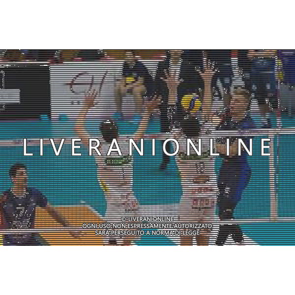 Campionato di Volley Superlega Serie A 2019/2020 Monza, Italia 21/12/2019 Vero Volley Monza vs Kioene Padova Nella foto: schiacciata di Donovan Dzavoronok (Vero Volley Monza) FOTO ELISA CALABRESE-ALESSIO MARINI-AG ALDO LIVERANI SAS