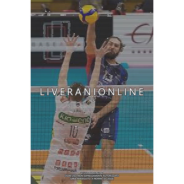 Campionato di Volley Superlega Serie A 2019/2020 Monza, Italia 21/12/2019 Vero Volley Monza vs Kioene Padova Nella foto: schiacciata di Thomas Beretta (Vero Volley Monza) FOTO ELISA CALABRESE-ALESSIO MARINI-AG ALDO LIVERANI SAS