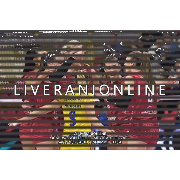 Campionato di Volley Serie A1 Femminile 2019/2020 Busto Arsizio, Italia 22/12/2019 Unet E-Work Busto Arsizio vs Lardini Filottrano Nella foto: esultanza (UYBA Unet E-Work Busto Arsizio) FOTO ELISA CALABRESE-ALESSIO MARINI-AG ALDO LIVERANI SAS