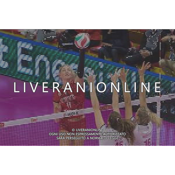 Campionato di Volley Serie A1 Femminile 2019/2020 Busto Arsizio, Italia 22/12/2019 Unet E-Work Busto Arsizio vs Lardini Filottrano Nella foto: schiacciata di Karsta Lowe (UYBA Unet E-Work Busto Arsizio) FOTO ELISA CALABRESE-ALESSIO MARINI-AG ALDO LIVERANI SAS