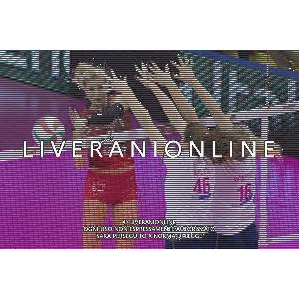 Campionato di Volley Serie A1 Femminile 2019/2020 Busto Arsizio, Italia 22/12/2019 Unet E-Work Busto Arsizio vs Lardini Filottrano Nella foto: schiacciata di Karsta Lowe (UYBA Unet E-Work Busto Arsizio) FOTO ELISA CALABRESE-ALESSIO MARINI-AG ALDO LIVERANI SAS