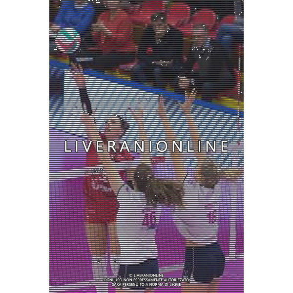 Campionato di Volley Serie A1 Femminile 2019/2020 Busto Arsizio, Italia 22/12/2019 Unet E-Work Busto Arsizio vs Lardini Filottrano Nella foto: schiacciata di Alessia Gennari (UYBA Unet E-Work Busto Arsizio) FOTO ELISA CALABRESE-ALESSIO MARINI-AG ALDO LIVERANI SAS