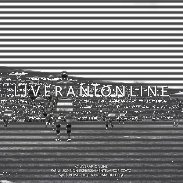 17-03-1957 ALESSANDRIA-CAMPIONATO DI CALCIO SERIE B ALESSANDRIA COMO 3-3 NELLA FOTO AZIONE DI GIOCO AG ALDO LIVERANI SAS