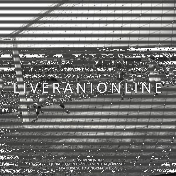 17-03-1957 ALESSANDRIA-CAMPIONATO DI CALCIO SERIE B ALESSANDRIA COMO 3-3 NELLA FOTO AZIONE DI GIOCO AG ALDO LIVERANI SAS