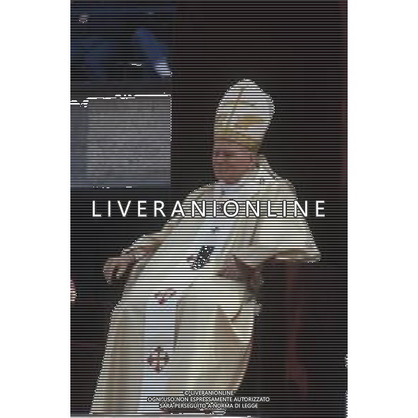 KAROL WOJTYLA, Sua Santita\' Papa Giovanni Paolo II, Vescovo di Roma, Citta\' del Vaticano. Fu eletto Papa il 16 ottobre 1978 - RETROSPETTIVA Nella foto durante la Visita Pastorale a Verona il 17.04.1988 ©Archivio Giovanni Liverani/AGENZIA ALDO LIVERANI SAS