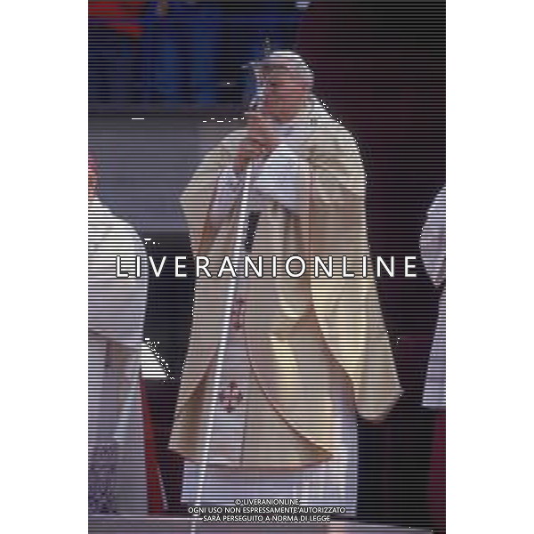 KAROL WOJTYLA, Sua Santita\' Papa Giovanni Paolo II, Vescovo di Roma, Citta\' del Vaticano. Fu eletto Papa il 16 ottobre 1978 - RETROSPETTIVA Nella foto durante la Visita Pastorale a Verona il 17.04.1988 ©Archivio Giovanni Liverani/AGENZIA ALDO LIVERANI SAS