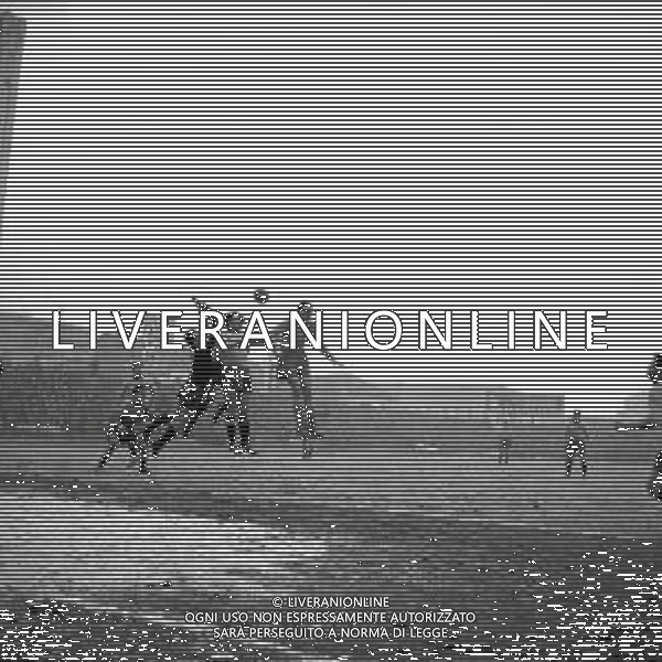 03-02-1957 ALESSANDRIA-CAMPIONATO DI CALCIO SERIE B ALESSANDRIA MODENA 2-0 NELLA FOTO AZIONE DI GIOCO AG ALDO LIVERANI SAS