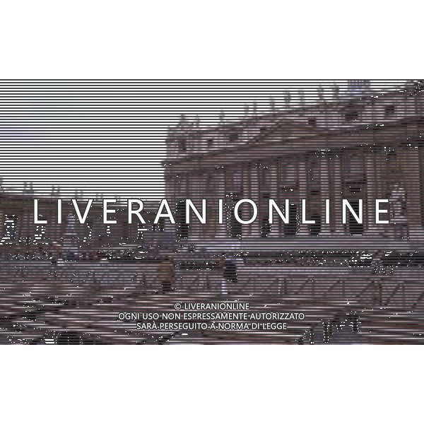 KAROL WOJTYLA, Sua Santita\' Papa Giovanni Paolo II, Vescovo di Roma, Citta\' del Vaticano. Fu eletto Papa il 16 ottobre 1978 - RETROSPETTIVA Nella foto La Madonna Nera di Czestochowa Polonia, esposta in Piazza San Pietro ©Archivio Giovanni Liverani/AGENZIA ALDO LIVERANI SAS