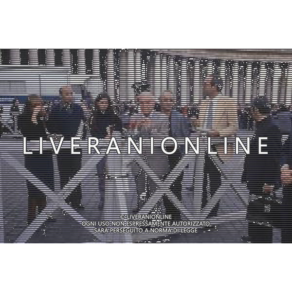KAROL WOJTYLA, Sua Santita\' Papa Giovanni Paolo II, Vescovo di Roma, Citta\' del Vaticano. Fu eletto Papa il 16 ottobre 1978 - RETROSPETTIVA Nella foto i Fedeli in Piazza San Pietro durante l\'esposizione della Madonna Nera di Czestochowa Polonia ©Archivio Giovanni Liverani/AGENZIA ALDO LIVERANI SAS