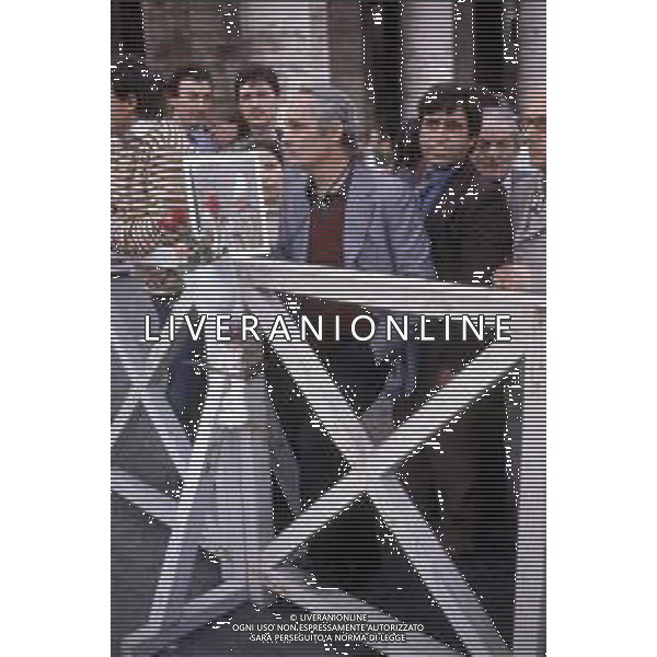KAROL WOJTYLA, Sua Santita\' Papa Giovanni Paolo II, Vescovo di Roma, Citta\' del Vaticano. Fu eletto Papa il 16 ottobre 1978 - RETROSPETTIVA Nella foto i Fedeli in Piazza San Pietro durante l\'esposizione della Madonna Nera di Czestochowa Polonia ©Archivio Giovanni Liverani/AGENZIA ALDO LIVERANI SAS