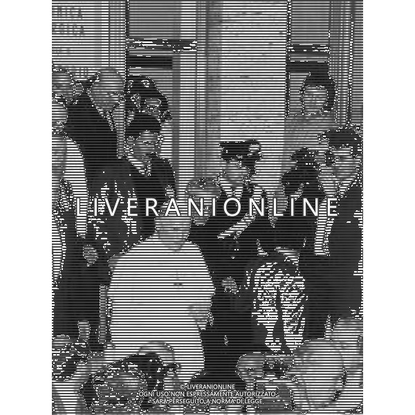 KAROL WOJTYLA, Sua Santita\' Papa Giovanni Paolo II, Vescovo di Roma, Citta\' del Vaticano. Fu eletto Papa il 16 ottobre 1978 - RETROSPETTIVA Nella foto mentre si reca in Visita dal Presidente Pertini ©Archivio Giovanni Liverani/AGENZIA ALDO LIVERANI SAS