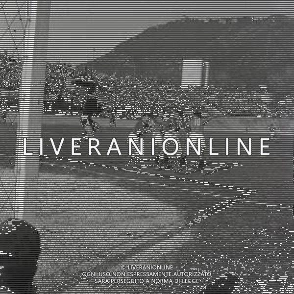 24-02-1957 COMO CAMPIONATO DI CALCIO SERIE B COMO SIMMENTHAL MONZA 2-1 NELLA FOTO AZIONE DI GIOCO AG ALDO LIVERANI SAS