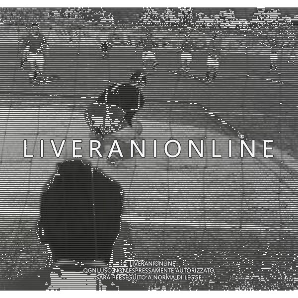 24-02-1957 COMO CAMPIONATO DI CALCIO SERIE B COMO SIMMENTHAL MONZA 2-1 NELLA FOTO AZIONE DI GIOCO AG ALDO LIVERANI SAS