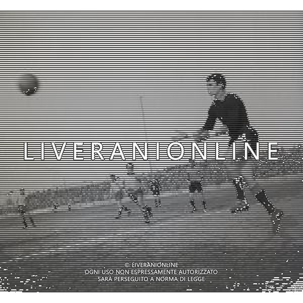 17-03-1957 MODENA-CAMPIONATO DI CALCIO SERIE B MODENA VENEZIA 0-0 NELLA FOTO AZIONE DI GIOCO AG ALDO LIVERANI SAS