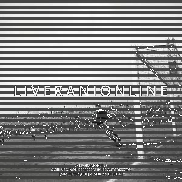 07-04-1957 MONZA-CAMPIONATO DI CALCIO SERIE B MONZA SIMMENTHAL ALESSANDRIA 2-1 NELLA FOTO AZIONE DI GIOCO AG ALDO LIVERANI SAS