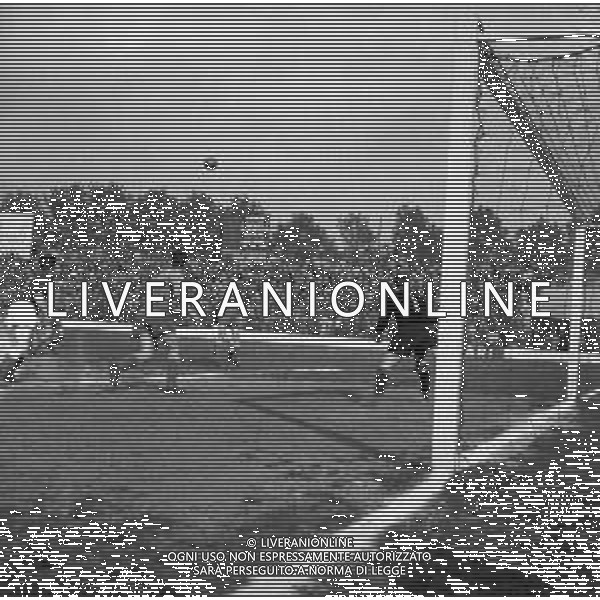 07-04-1957 MONZA-CAMPIONATO DI CALCIO SERIE B MONZA SIMMENTHAL ALESSANDRIA 2-1 NELLA FOTO AZIONE DI GIOCO AG ALDO LIVERANI SAS