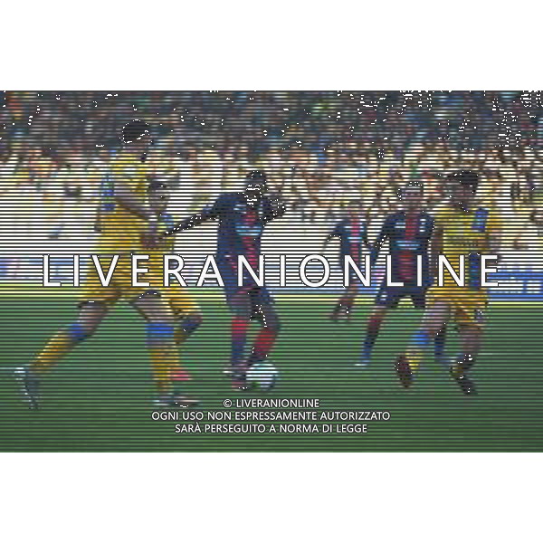 Frosinone vs Crotone Campionato Serie B - 18 giornata Stadio Benito Stirpe - Frosinone 26-12-2019 nella foto Simy contrastato da Ariaudo FOTO FEDERICO GAETANO-AG ALDO LIVERANI SAS