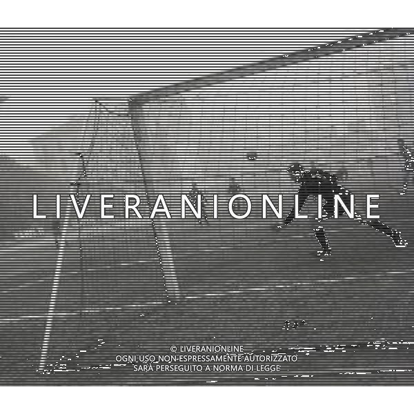 03-02-1957 VERONA-CAMPIONATO DI CALCIO SERIE B VERONA PARMA 1-0 NELLA FOTO AZIONE DI GIOCO AG ALDO LIVERANI SAS