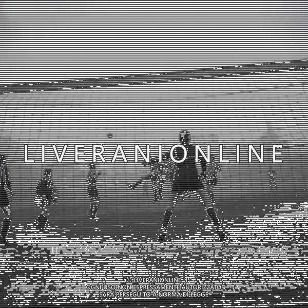 03-02-1957 VERONA-CAMPIONATO DI CALCIO SERIE B VERONA PARMA 1-0 NELLA FOTO AZIONE DI GIOCO AG ALDO LIVERANI SAS