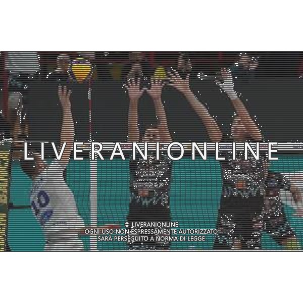 Campionato di Volley Superlega Serie A 2019/2020 Perugia, Italia 26/12/2019 Sir Safety Conad Perugia vs Top Volley Latina Nella foto: karlitzek moritz (n.10 schiacciatore top volley cisterna) schiaccia FOTO LORIS CERQUIGLINI-ALESSIO MARINI-AG ALDO LIVERANI SAS