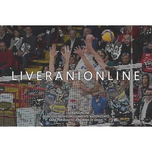 Campionato di Volley Superlega Serie A 2019/2020 Perugia, Italia 26/12/2019 Sir Safety Conad Perugia vs Top Volley Latina Nella foto: palacios ezequiel (n.18 schiacciatore top volley cisterna) schiaccia FOTO LORIS CERQUIGLINI-ALESSIO MARINI-AG ALDO LIVERANI SAS