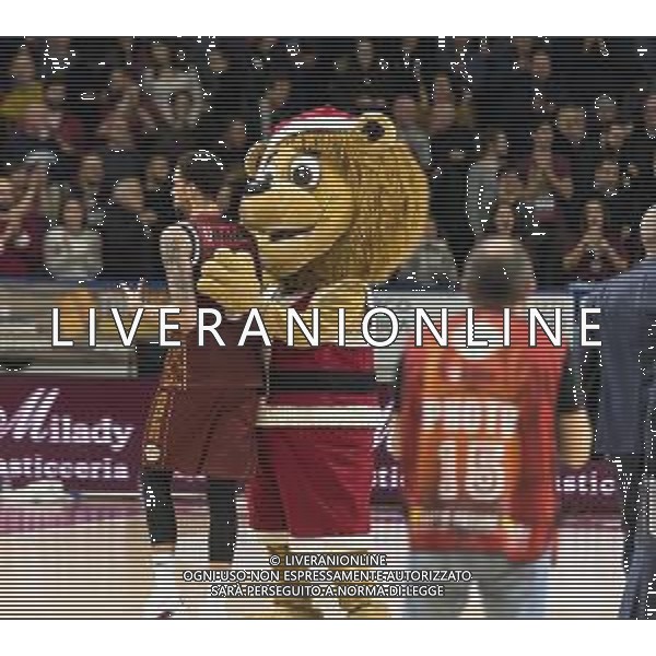 Campionato di Basket Serie A 2019/2020 Venezia, Italia 26/12/2019 Umana Reyer Venezia vs Virtus Roma Nella foto: Austin Daye dell\'Umana Reyer Venezia con la mascotte della Reyer FOTO MATTIA RADONI-ALESSIO MARINI-AG ALDO LIVERANI SAS
