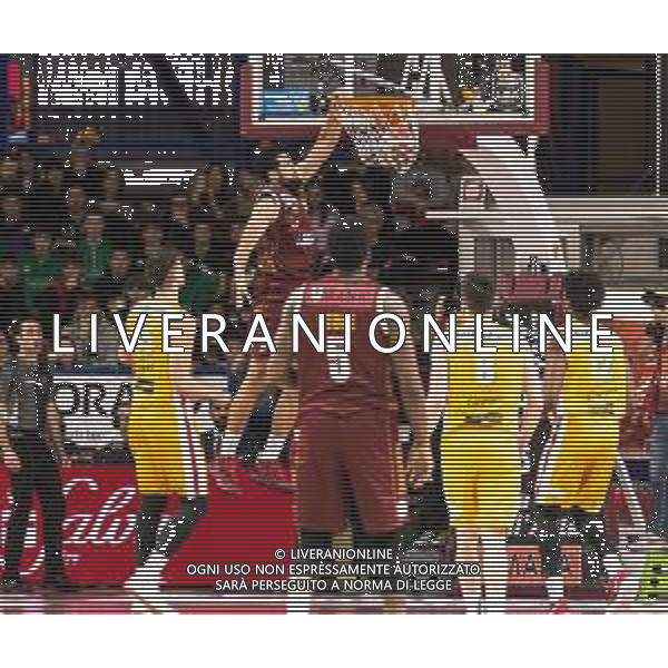 Campionato di Basket Serie A 2019/2020 Venezia, Italia 29/12/2019 Umana Reyer Venezia vs Carpegna Prosciutto Pesaro Nella foto: La schiacciata di Mitchell Watt dell\'Umana Reyer Venezia FOTO MATTIA RADONI-ALESSIO MARINI-AG ALDO LIVERANI SAS