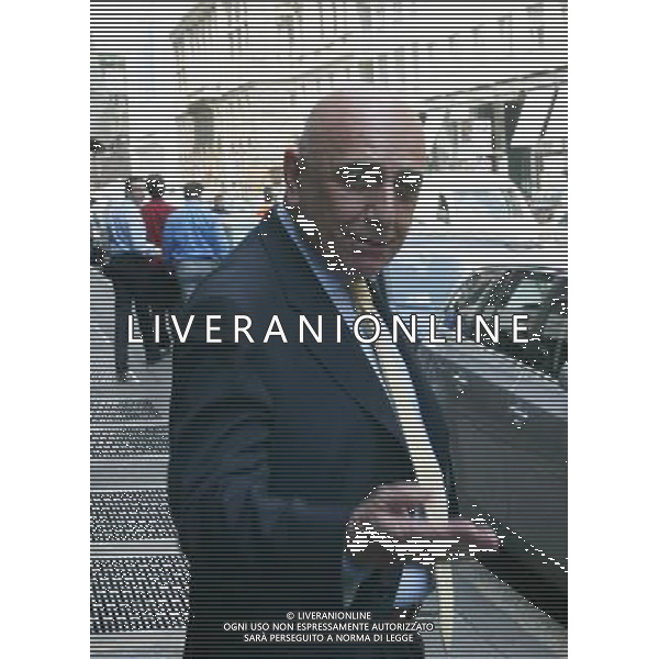 MILANO 08/07/2005 ADRIANO GALLIANI IN VIA TURATI SOTTO LA SEDE DEL MILAN FOTO BARATTINI ALEXANDRO/AG. ALDO LIVERANI