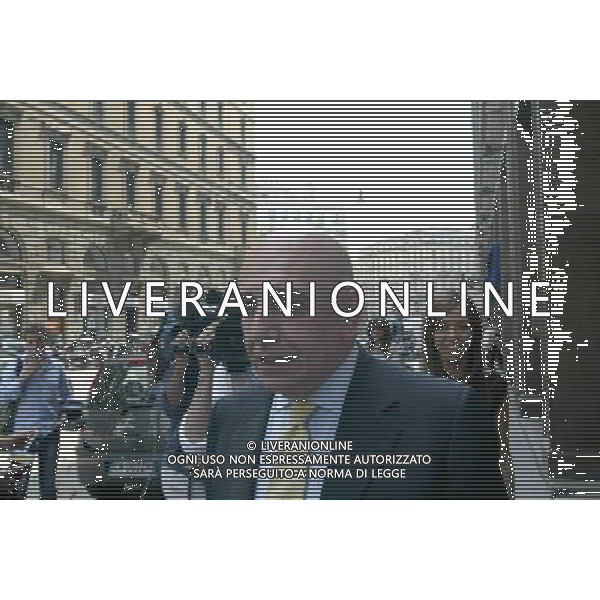 MILANO 08/07/2005 ADRIANO GALLIANI IN VIA TURATI SOTTO LA SEDE DEL MILAN FOTO BARATTINI ALEXANDRO/AG. ALDO LIVERANI