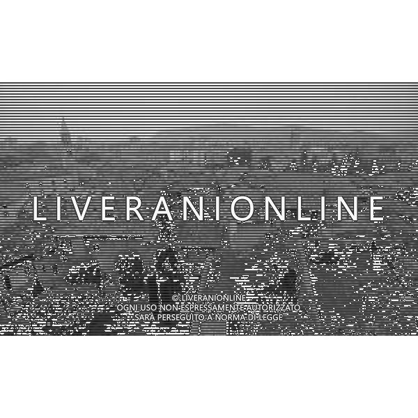 RETROSPETTIVA 1982 - Vedute di GORIZIA Citta\' divisa in due da un muro costruito nel 1947 sul confine italo-jugoslavo di Nova Gorica (Slovenia). Nella foto veduta dall\'alto ©Archivio Giovanni Liverani/ AGENZIA ALDO LIVERANI SAS