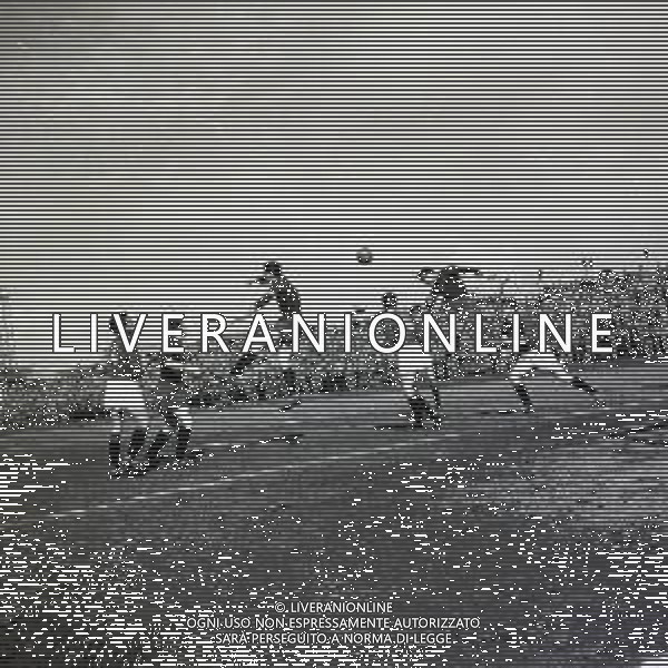 07-04-1957 REGGIO EMILIA-CAMPIONATO DI CALCIO SERIE C REGGIANA LIVORNO 1-0 NELLA FOTO AZIONE DI GIOCO AG ALDO LIVERANI SAS