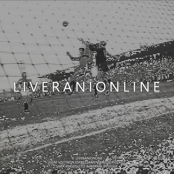 17-02-1957 REGGIO EMILIA-CAMPIONATO DI CALCIO SERIE C REGGIANA MESTRINA 1-0 NELLA FOTO AZIONE DI GIOCO AG ALDO LIVERANI SAS