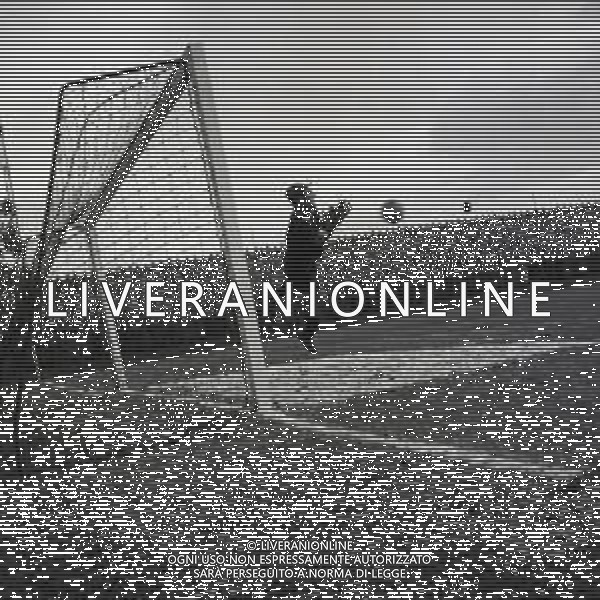 17-02-1957 REGGIO EMILIA-CAMPIONATO DI CALCIO SERIE C REGGIANA MESTRINA 1-0 NELLA FOTO AZIONE DI GIOCO AG ALDO LIVERANI SAS