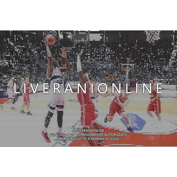 Campionato di Basket Serie A 2019/2020 Bologna, Italia 05/01/2020 Fortitudo Bologna vs Grissin Bon Reggio Emilia Nella foto: Henry Sims (Fortitudo Pompea Bologna) (sin.) contrastato da Derek Pardon (Grissin Bon Reggio Emilia) FOTO MICHELE NUCCI-ALESSIO MARINI-AG ALDO LIVERANI SAS