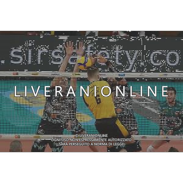 Amichevole di Volley Perugia, Italia 06/01/2020 Trofeo Monini - Sir Safety Conad Perugia vs Skra Belchatow Nella foto: klos karol (n. 6 centrale pge skra belchatow) schiaccia ©LM/ Loris Cerquiglini / AGENZIA ALDO LIVERANI SAS