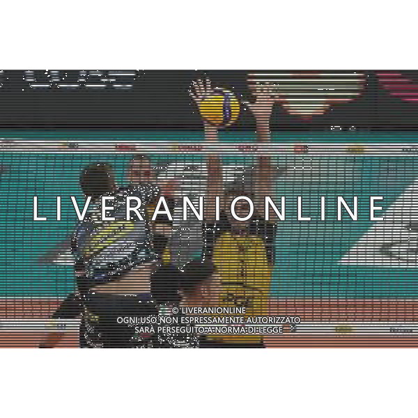 Amichevole di Volley Perugia, Italia 06/01/2020 Trofeo Monini - Sir Safety Conad Perugia vs Skra Belchatow Nella foto: robert taht (n.6 schiacciatore sir safety conad perugia) schiaccia ©LM/ Loris Cerquiglini / AGENZIA ALDO LIVERANI SAS