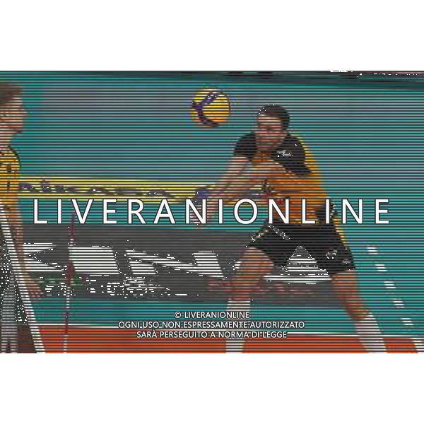 Amichevole di Volley Perugia, Italia 06/01/2020 Trofeo Monini - Sir Safety Conad Perugia vs Skra Belchatow Nella foto: wlazly mariurz (n.2 opposto pge skra belchatow) in ricezione ©LM/ Loris Cerquiglini / AGENZIA ALDO LIVERANI SAS