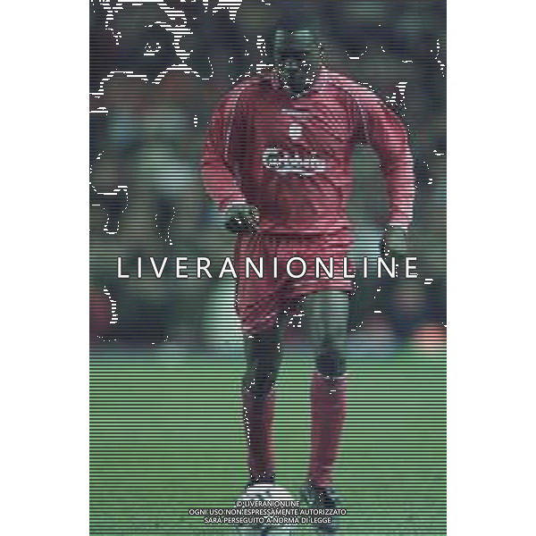 18-10-2000 LIVERPOOL -COPPA UEFA LIVERPOOL ROMA NELLA FOTO Emile Heskey AG ALDO LIVERANI SAS