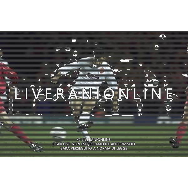 18-10-2000 LIVERPOOL -COPPA UEFA LIVERPOOL ROMA NELLA FOTO WALTER SAMUEL AG ALDO LIVERANI SAS
