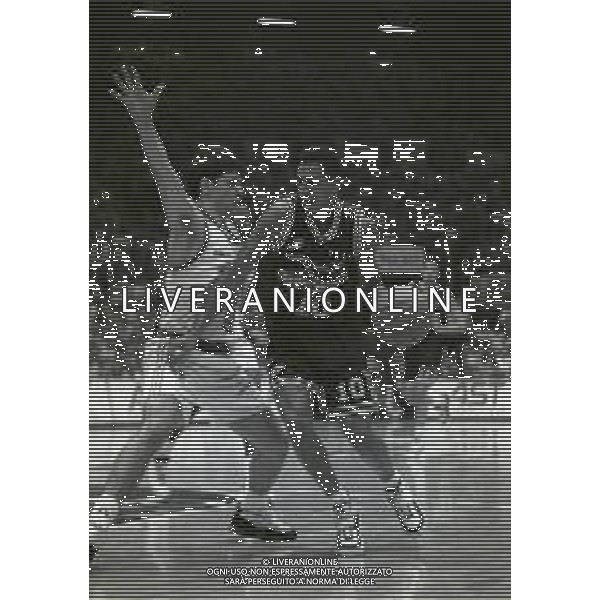 28-05-1996 MILANO FINALE DI BASKET SCUDETTO STEFANEL MILANO-TEAMSYSTEM BOLOGNA NELLA FOTO CARLTON MYERS E FERDINANDO GENTILE AG ALDO LIVERANI SAS