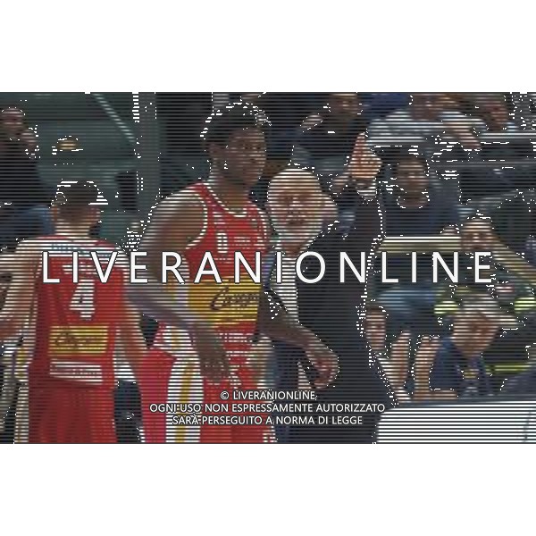 Campionato di Basket Serie A 2019/2020 Bologna, Italia 12/01/2020 Fortitudo Bologna vs Carpegna Prosciutto Basket Pesaro Nella foto: Giancarlo Sacco, allenatore Carpegna Prosciutto Basket Pesaro con Jaylen Barford © LM/Michele Nucci/ AGENZIA ALDO LIVERANI SAS
