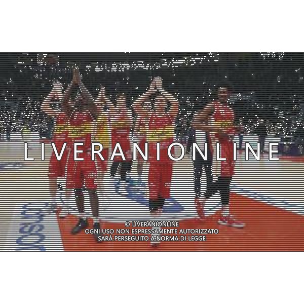 Campionato di Basket Serie A 2019/2020 Bologna, Italia 12/01/2020 Fortitudo Bologna vs Carpegna Prosciutto Basket Pesaro Nella foto: L\'esultanza della squadra Carpegna Prosciutto Basket Pesaro per la vittoria sulla Fortitudo Pompea Bologna © LM/Michele Nucci AGENZIA ALDO LIVERANI SAS